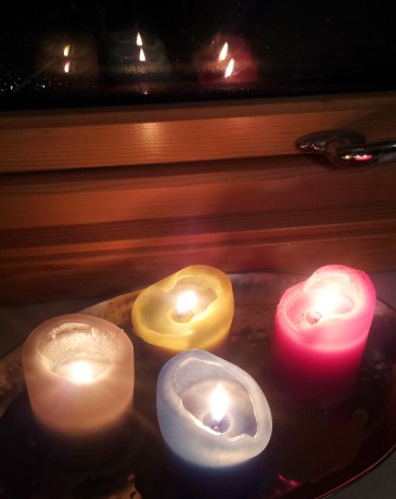 Lys i oktobermørket. Foto: Hilde Kat. Eriksen