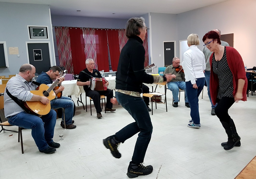Music and dance, poems and stories at the Kitchen Party in Joe Batt's Arm. Photo: Hilde Kat. Eriksen